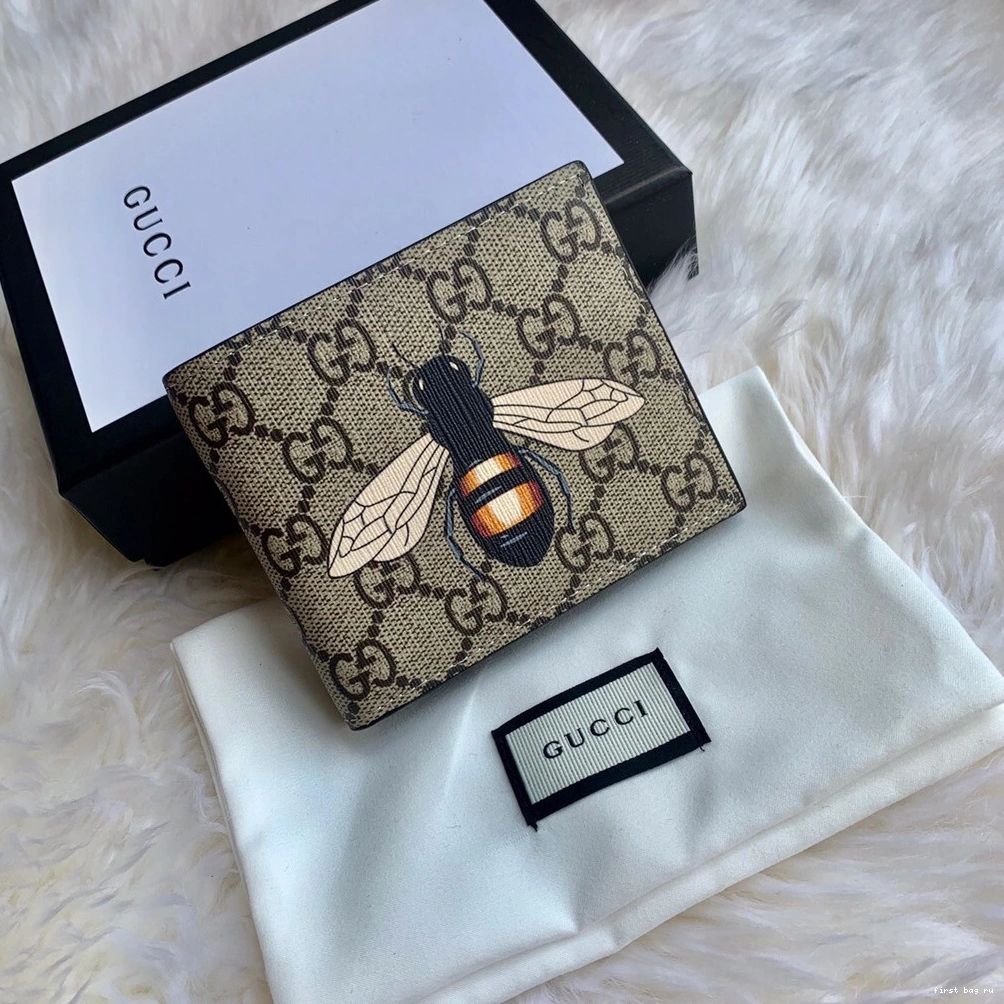 First bag ru GUCCI WALLET 0810